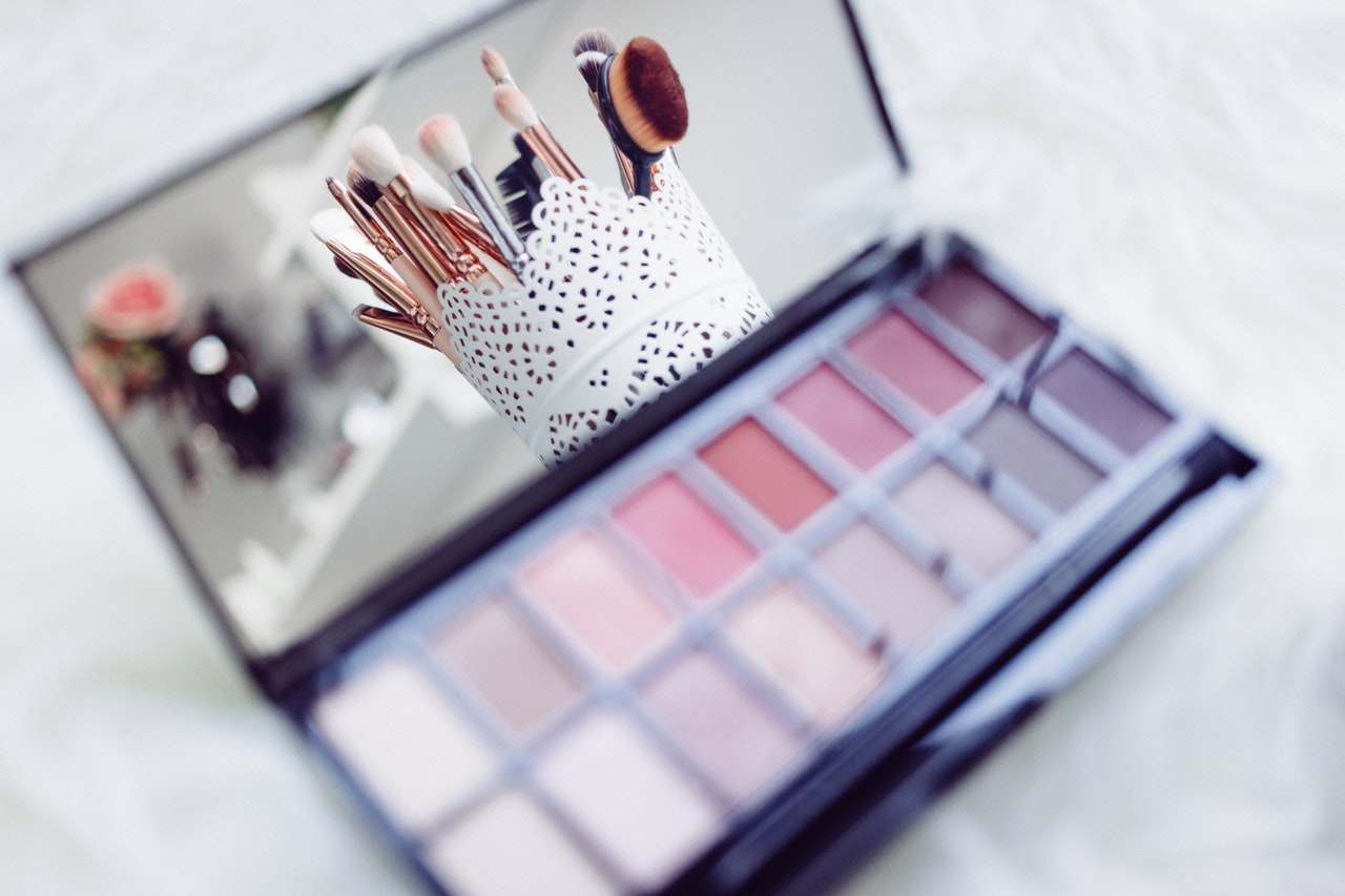 Best Matte Eye Shadow Palettes 2022: Reviews and Buyer’s Guide 